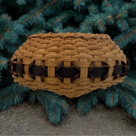 Artisan Crafted Curly Split Oak Basket By R. Riney, 2004, Round & Square Bottom - Picture 7 of 10